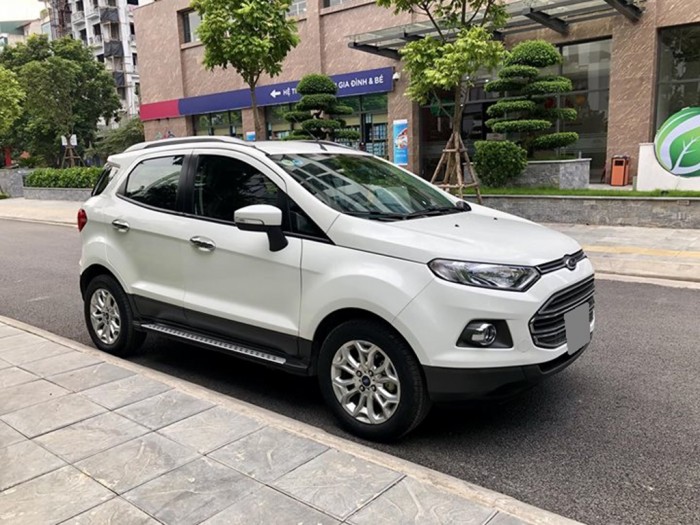 Bán Ford EcoSport 2014 titatium trắng thể thao đầy cá tính