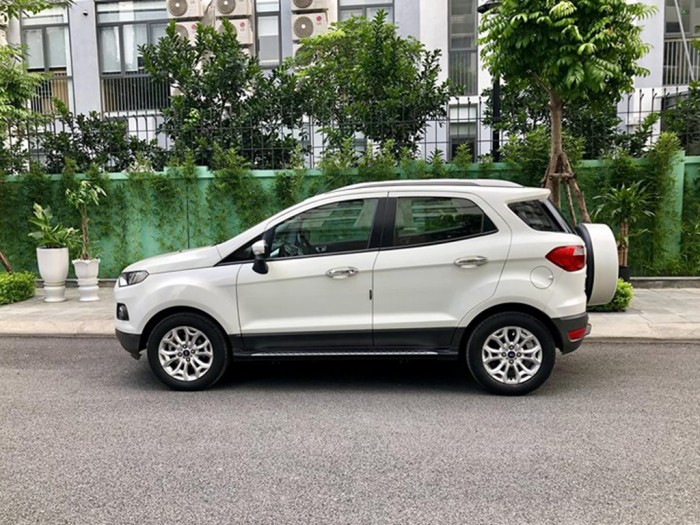 Bán Ford EcoSport 2014 titatium trắng thể thao đầy cá tính