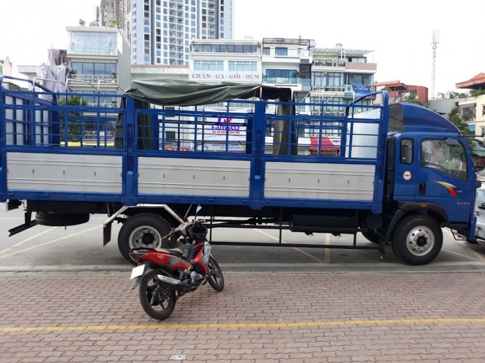 Bán xe tải thùng 8.5T, thùng dài 6m8, máy Howo Sinotruck.