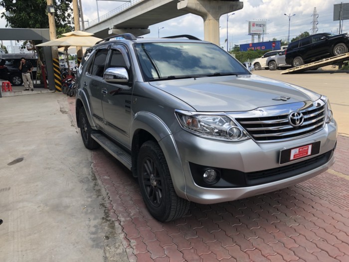 Bán Fortuner máy Xăng đời 2012 trả góp