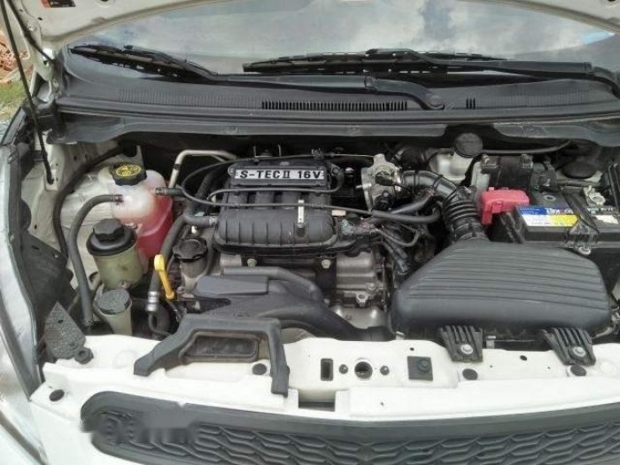 Cần bán gấp Chevrolet Spark 2017, số sàn, màu trắng