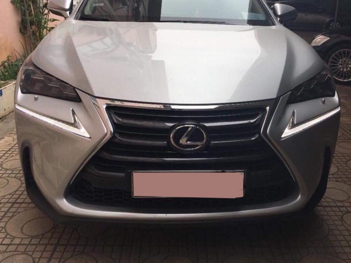 Bán Lexus Nx200t 2015 màu bạc xe gia đình ít đi như mới