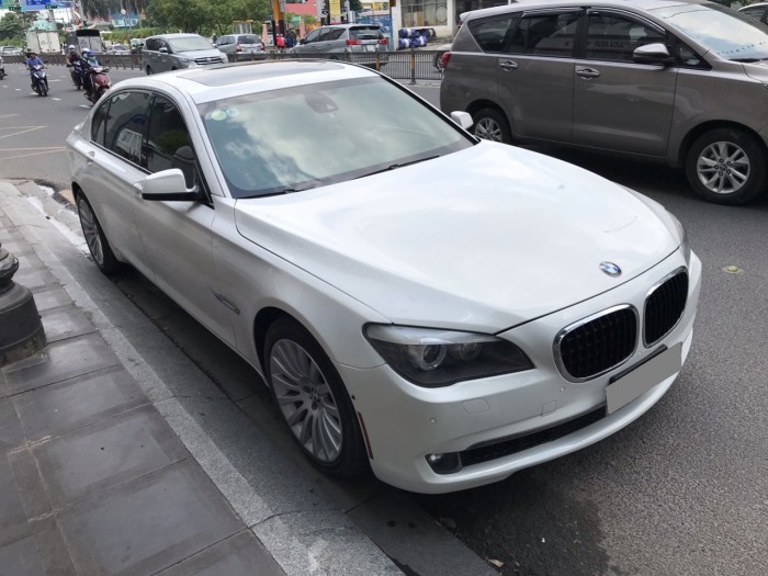 Bán Xe BMW 750LI 2010 at Trắng xe Ngọc Trinh Chính chủ
