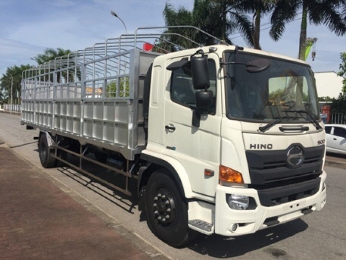 Giá xe tải Hino FL 15 tấn mui bạc nhôm, trả trước 200 triệu, giao luôn xe
