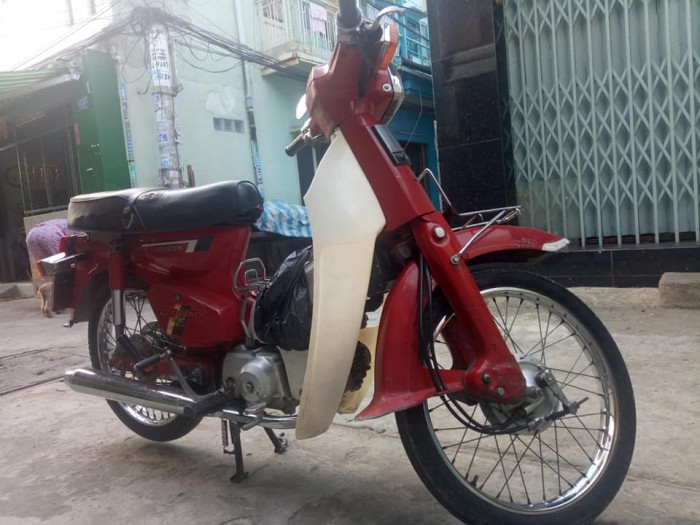 Honda DD 100c màu đỏ bstp xe mạnh máy êm nguyên zin xe máy mạnh chạy nhẹ vọt lợi xăng xe mua về là sử dụng thôi