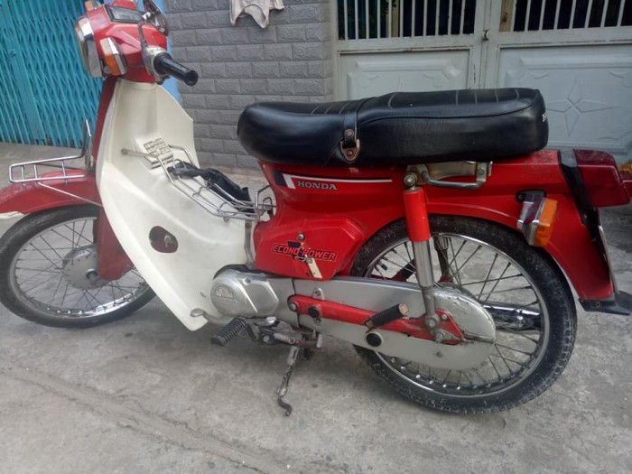 Honda DD 100c màu đỏ bstp xe mạnh máy êm nguyên zin xe máy mạnh chạy nhẹ vọt lợi xăng xe mua về là sử dụng thôi