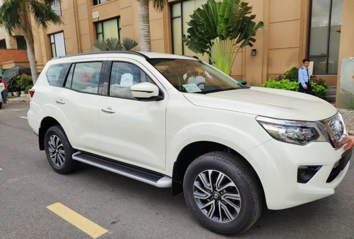 Nissan Terra 7 chỗ nhập khẩu nguyên chiếc tại Thái Lan