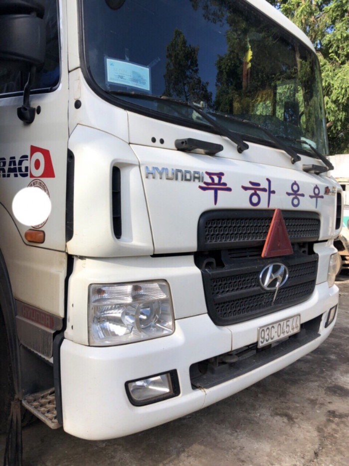 Bán 2 đầu kéo hyundai hd 700 đời 2014