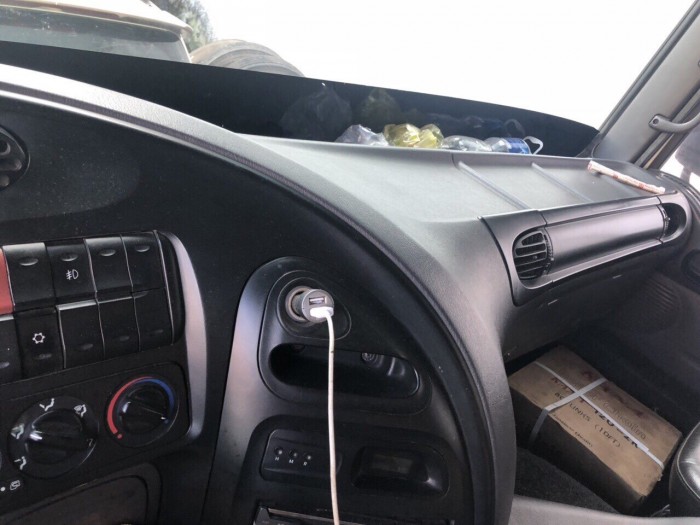 Bán 2 đầu kéo hyundai hd 700 đời 2014