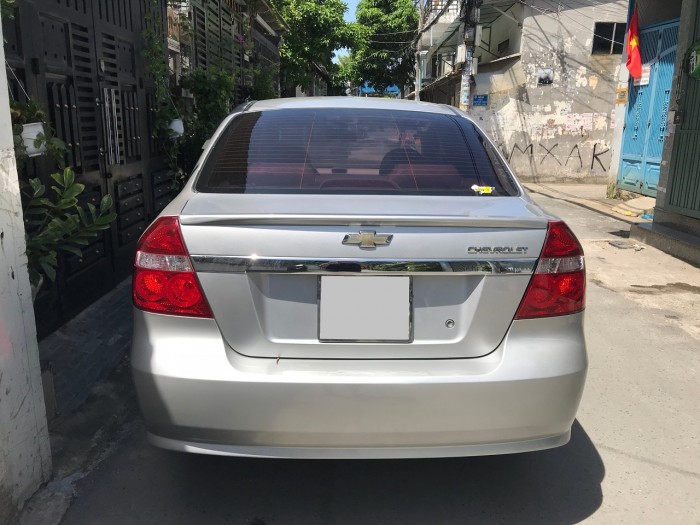 Cần bán xe Chevrolet Aveo 2017 màu xám bạc số sàn