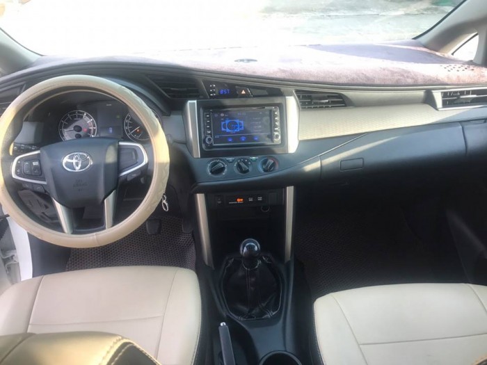 Bán Toyota Innova E 2018 màu trắng đẹp lonh lanh. Xe chính chủ