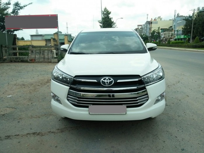 Bán Toyota Innova E 2018 màu trắng đẹp lonh lanh. Xe chính chủ