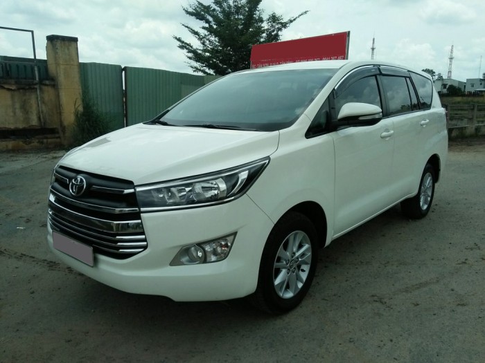 Bán Toyota Innova E 2018 màu trắng đẹp lonh lanh. Xe chính chủ