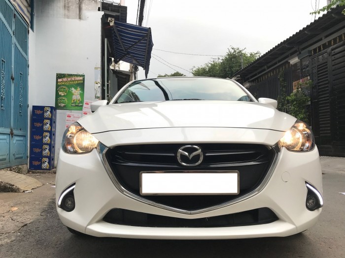 Lên sóng em Mazda 2 model 2017 số tự động màu trắng Ngọc Trinh