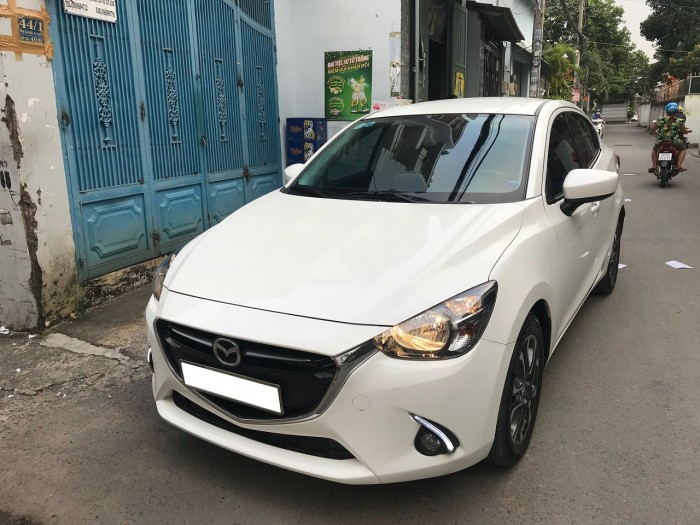 Lên sóng em Mazda 2 model 2017 số tự động màu trắng Ngọc Trinh