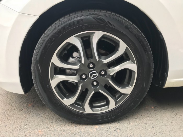 Lên sóng em Mazda 2 model 2017 số tự động màu trắng Ngọc Trinh