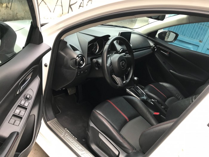 Lên sóng em Mazda 2 model 2017 số tự động màu trắng Ngọc Trinh