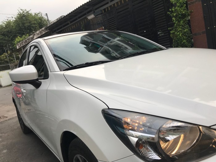 Lên sóng em Mazda 2 model 2017 số tự động màu trắng Ngọc Trinh