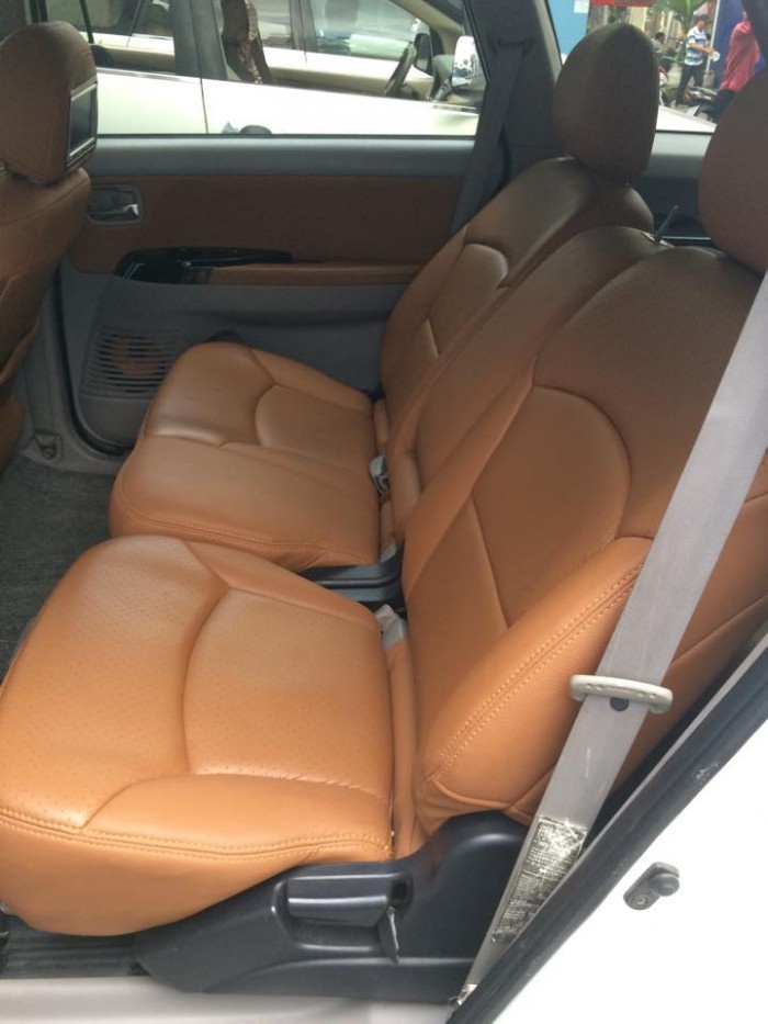 Cần bán xe Mitsubishi Grandish đời 2006 tự động màu trắng