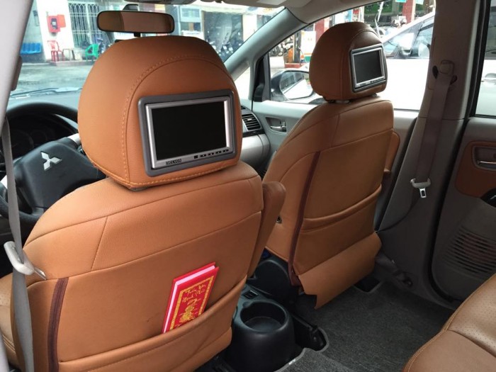 Cần bán xe Mitsubishi Grandish đời 2006 tự động màu trắng