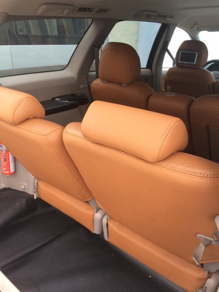 Cần bán xe Mitsubishi Grandish đời 2006 tự động màu trắng