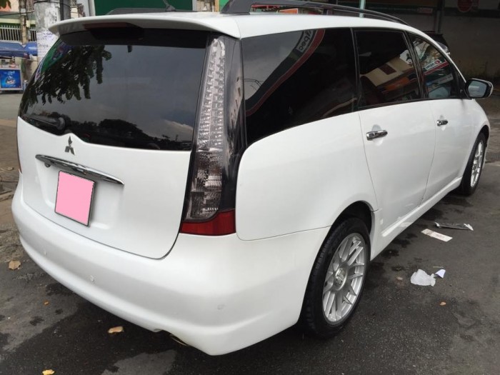 Cần bán xe Mitsubishi Grandish đời 2006 tự động màu trắng