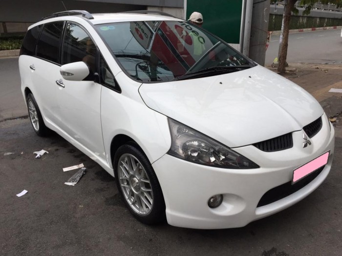 Cần bán xe Mitsubishi Grandish đời 2006 tự động màu trắng