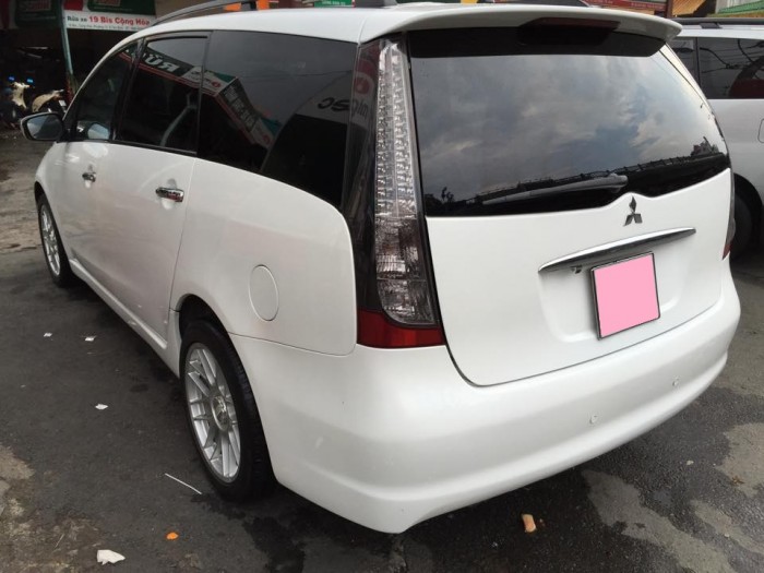 Cần bán xe Mitsubishi Grandish đời 2006 tự động màu trắng