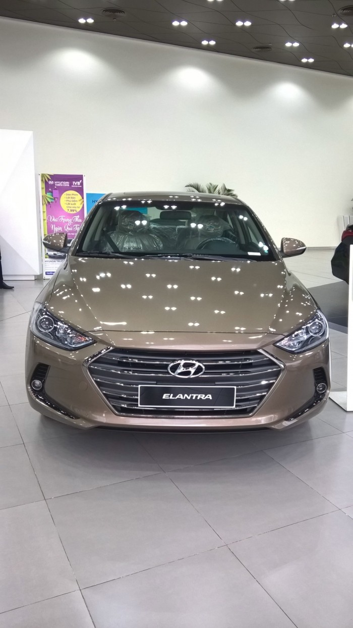 Hyundai Elantra 2018 - CÓ Sẵn - Trả góp - Khuyến mãi lớn tại Hồ Chí Minh