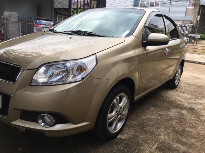 Bán Chevrolet Aveo LT 2015 vàng cát số sàn đẹp zin nguyên