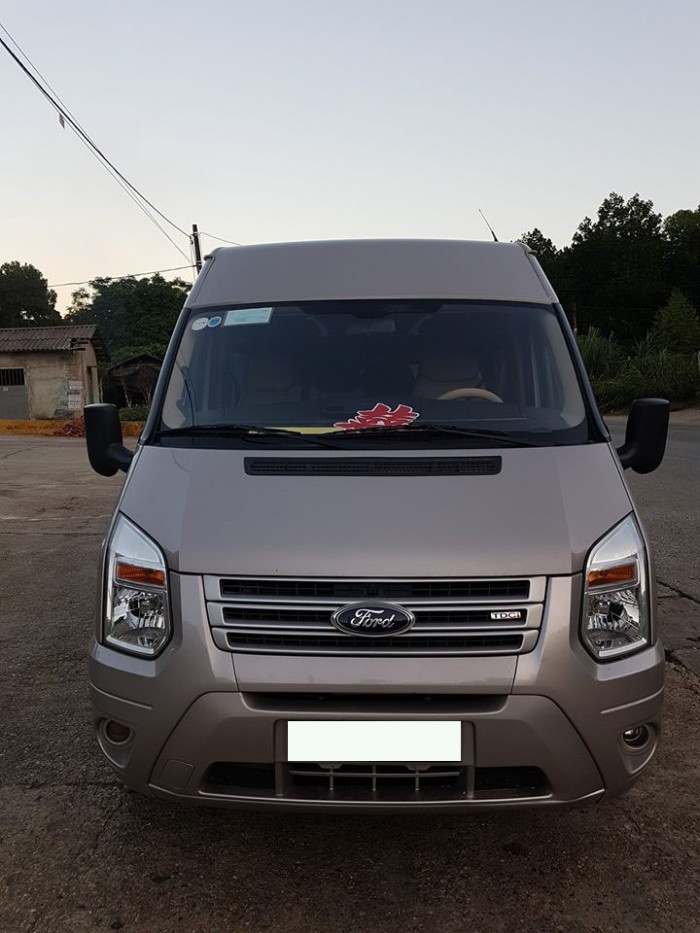 Cần bán Ford Transit đời 2016 bản LX, màu bạc  còn mới toanh