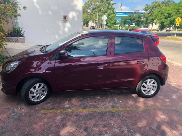 Cần bán xe Mitsubishi  Mirage 2017 số sàn màu đỏ đô sơn zin