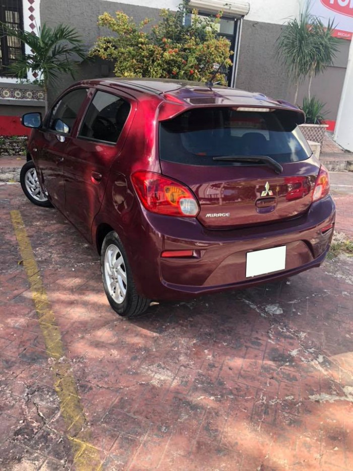 Cần bán xe Mitsubishi  Mirage 2017 số sàn màu đỏ đô sơn zin