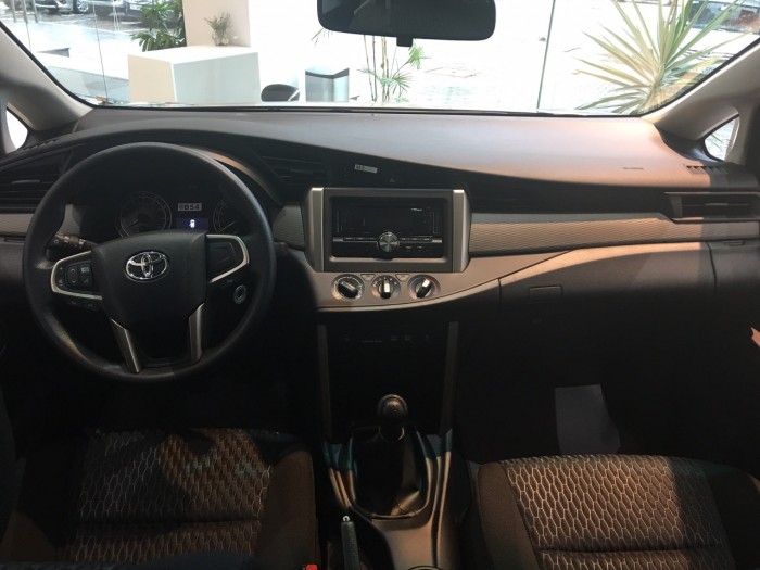 Tây Ninh, cần bán xe Toyota Innova 2018, đủ màu, có xe giao ngay,  trả góp, giá tốt