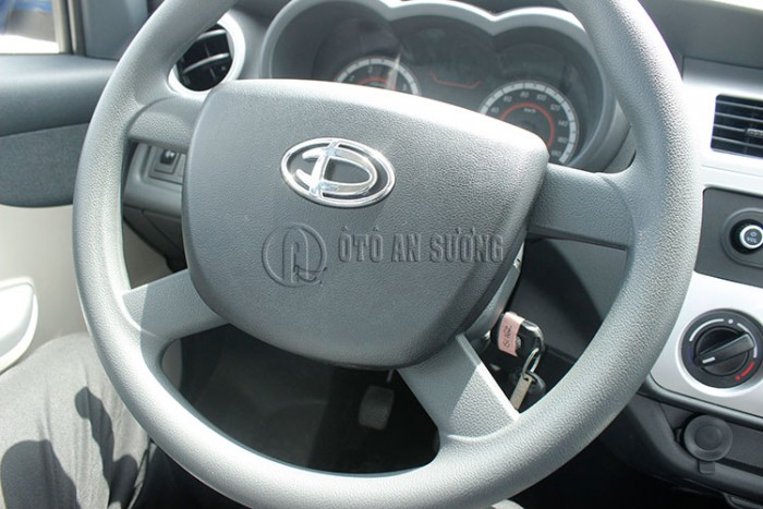 Xe tải Mitsubishi 990kg thùng lững