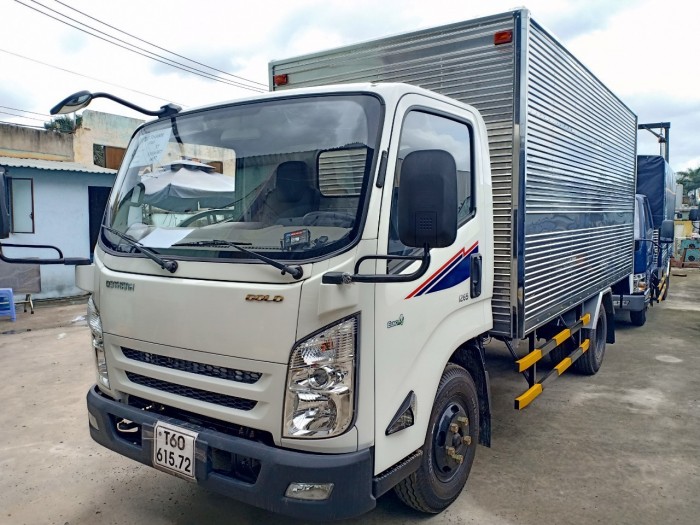 Xe tải Hyundai IZ65 1.9 tấn thùng kín inox trả trước 100 triệu giao luôn xe 2
