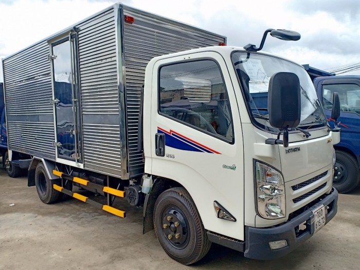 Xe tải Hyundai IZ65 1.9 tấn thùng kín inox trả trước 100 triệu giao luôn xe 3