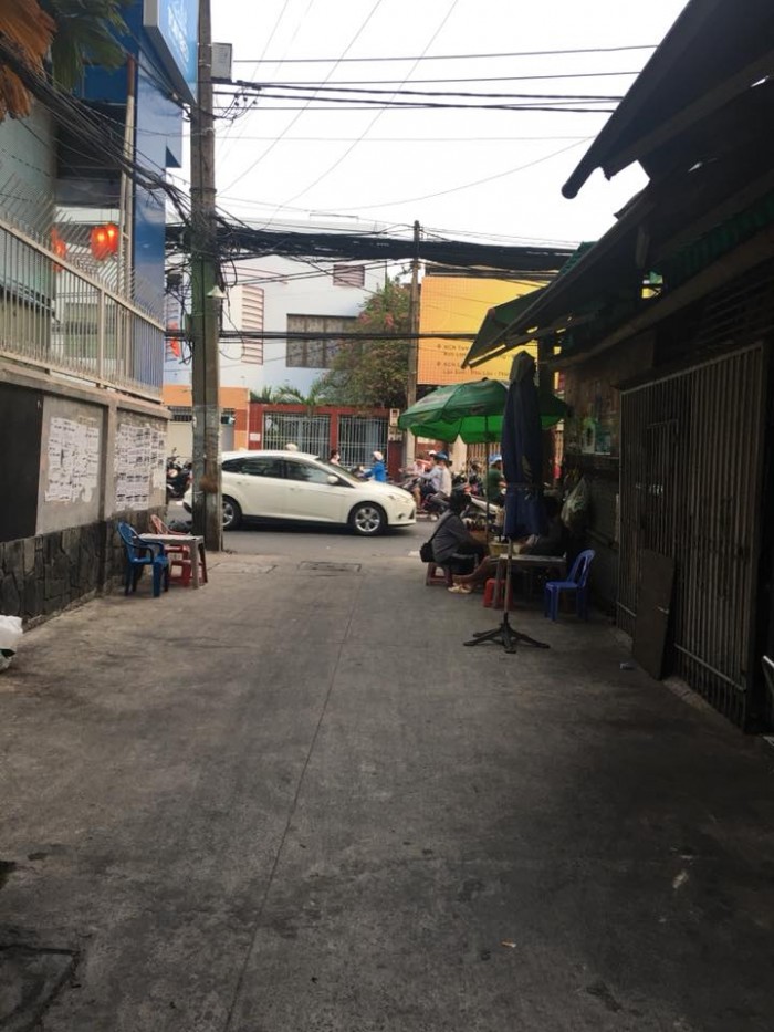 Hẻm xe hơi quay đầu duy nhất ở Phú Nhuận