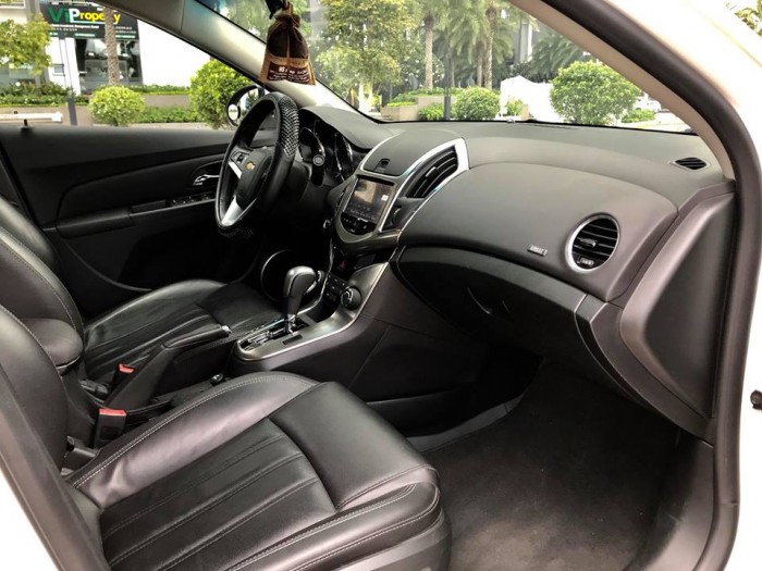 Bán Chevrolet Cruze LTZ 2016 màu trắng xe đẹp như mới. Xe gia đình
