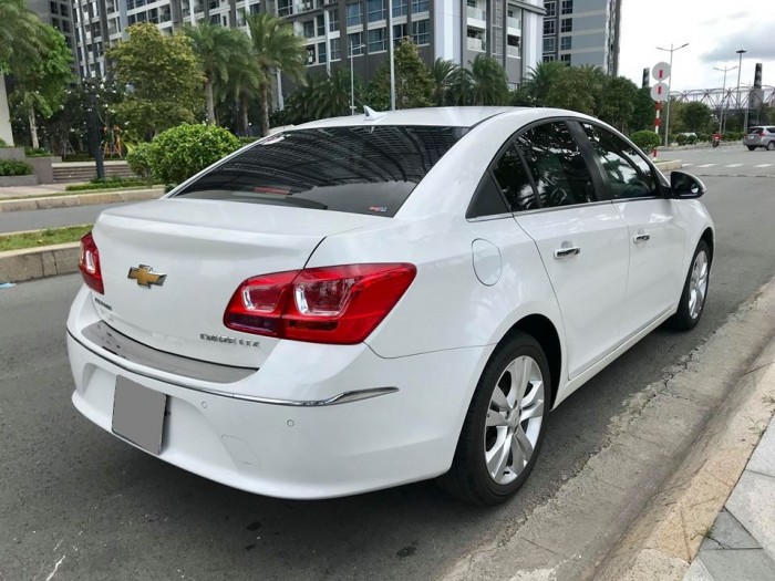 Bán Chevrolet Cruze LTZ 2016 màu trắng xe đẹp như mới. Xe gia đình