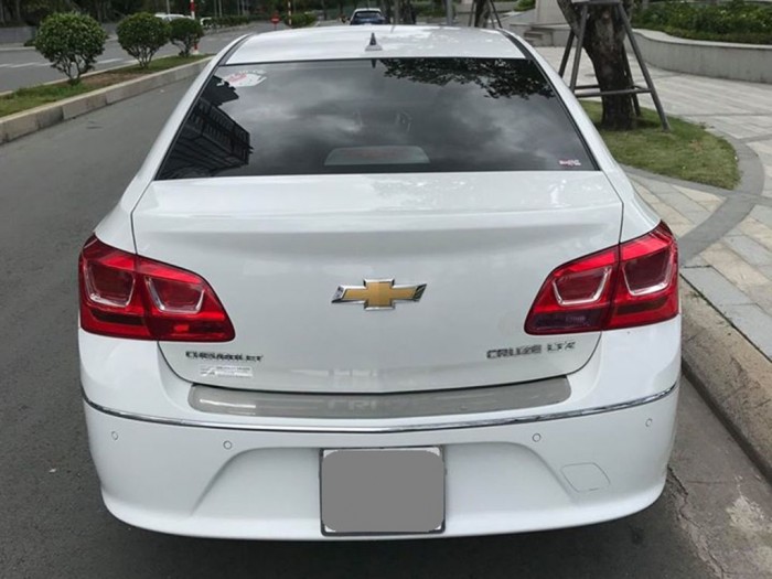 Bán Chevrolet Cruze LTZ 2016 màu trắng xe đẹp như mới. Xe gia đình