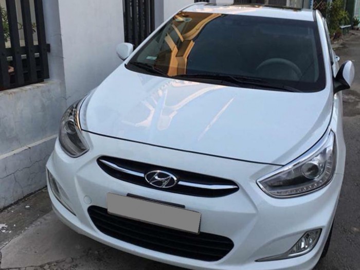 Bán Hyundai Accent 2015 tự động màu trắng thể thao đẹp