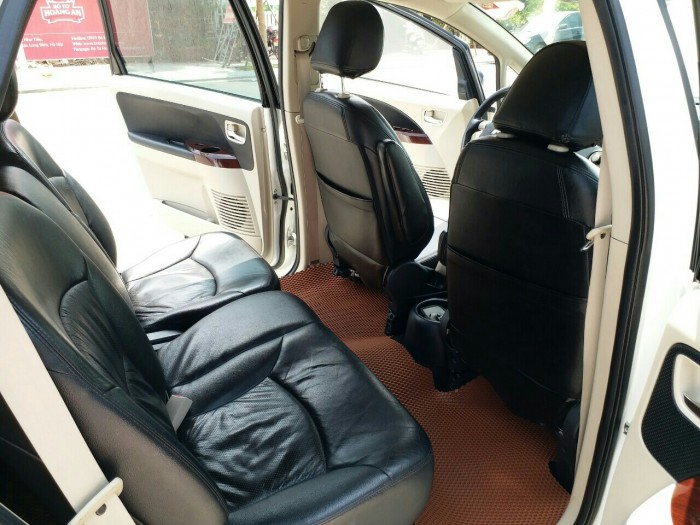Mitsubishi Grandis Limited đời 2011 màu trắng Biển Hà Nội