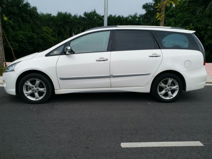 Mitsubishi Grandis Limited đời 2011 màu trắng Biển Hà Nội