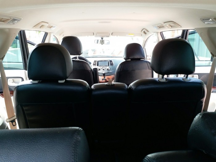 Mitsubishi Grandis Limited đời 2011 màu trắng Biển Hà Nội