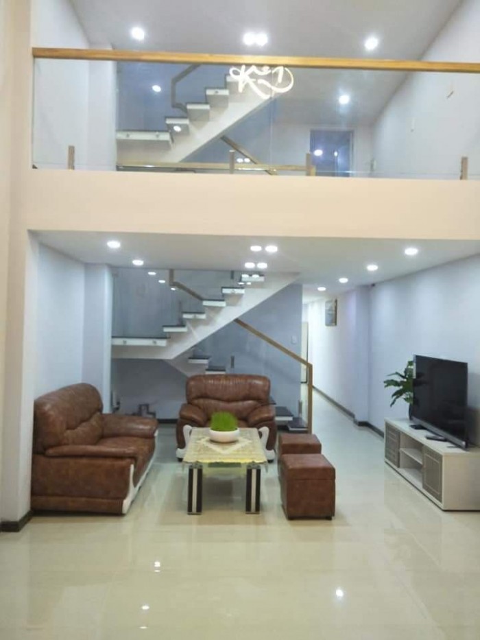 Nhà đẹp. Đào Duy Từ, P5, quận 10. 40m2, 2 lầu.