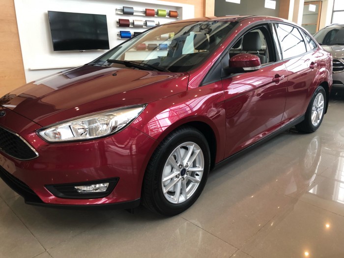 Giá xe Ford Focus Trend 1.5L 4 cửa, số tự động, trả trước 150 triệu có xe ngay tại Ford Gia Định