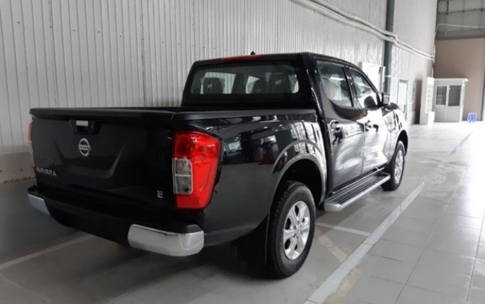 Nissan Navara E 2018 Màu Đen