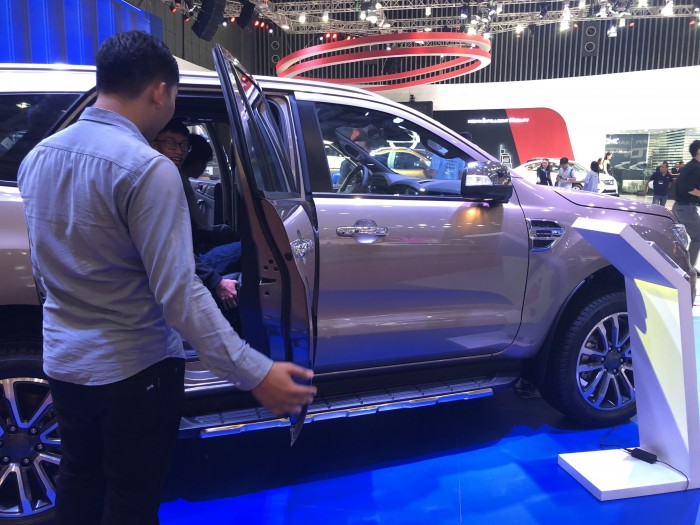 Ford Everest 2.0L Bi-Turbo 2019 trả trước 300 triệu có xe ngay tại Ford Gia Định