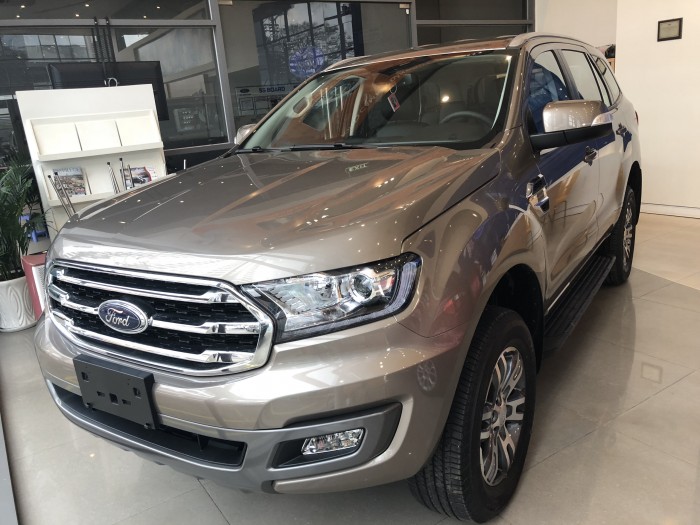 Giá xe Ford Everest Trend 2.0L 7 chổ số tự động, trả trước 200 triệu có xe ngay tại Ford Gia Định